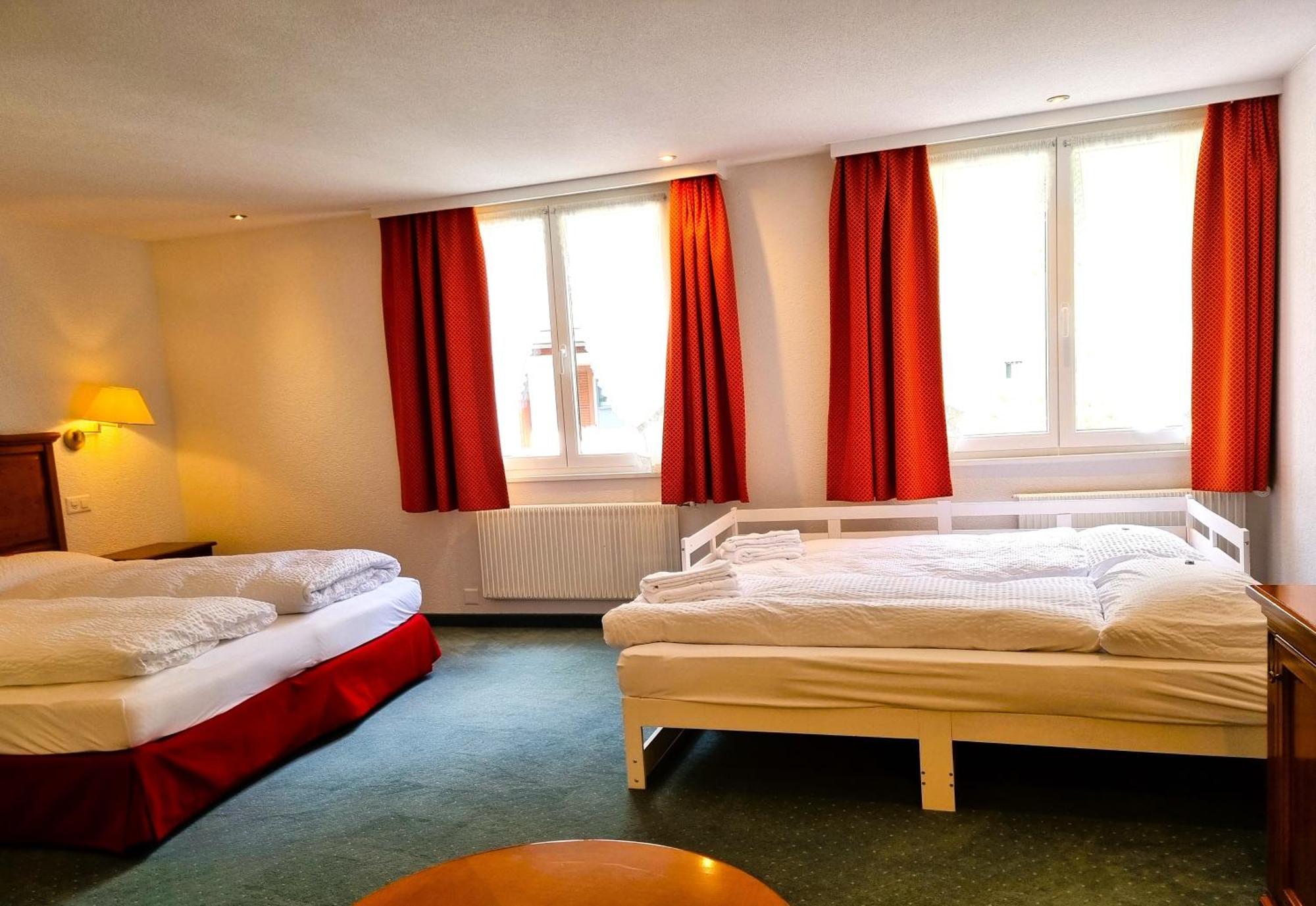 Self-Service Guesthouse Berggeist 萨斯费 外观 照片