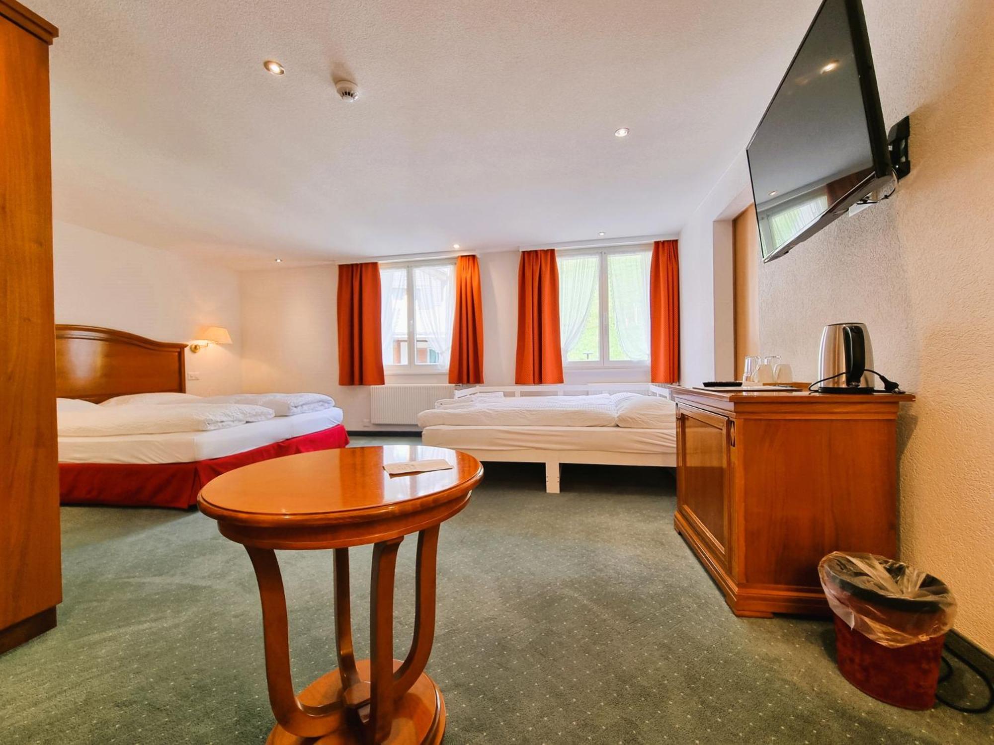 Self-Service Guesthouse Berggeist 萨斯费 外观 照片